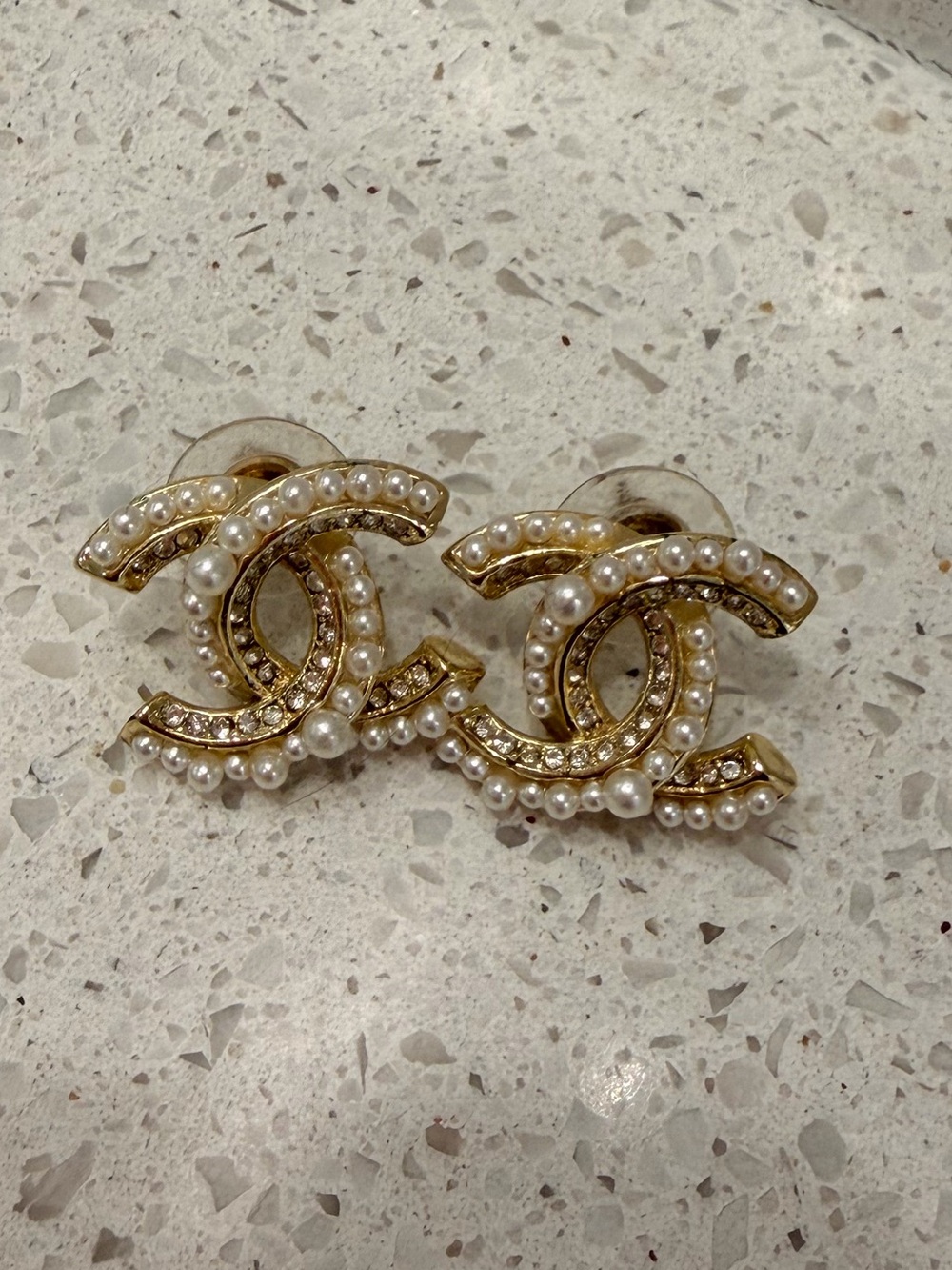 Fashion Earrings Gold-Tone CC Pearl - Picture 3 of 7